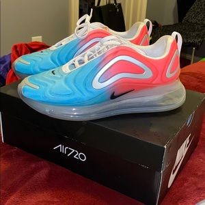 Nike air max 720 lava glow/black blue fury